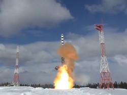 Rusia Uji Coba Rudal Antarbenua, Putin: Musuh Akan Berpikir 2 Kali!