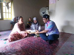 Alfamart Beri Santunan buat Keluarga Korban Toko Ambruk di Banjar Alfamart Beri Santunan buat Keluarga Korban Toko Ambruk di Banjar