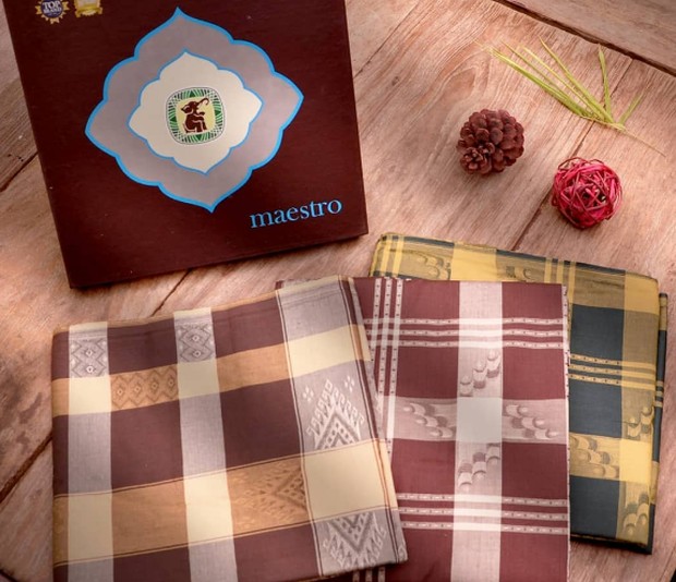 Sarung Gajah Duduk/Foto : instagram.com/gajakduduk_id Varian Maestro dari Sarung Gajah Duduk menampilkan motif klasik kotak-kotak