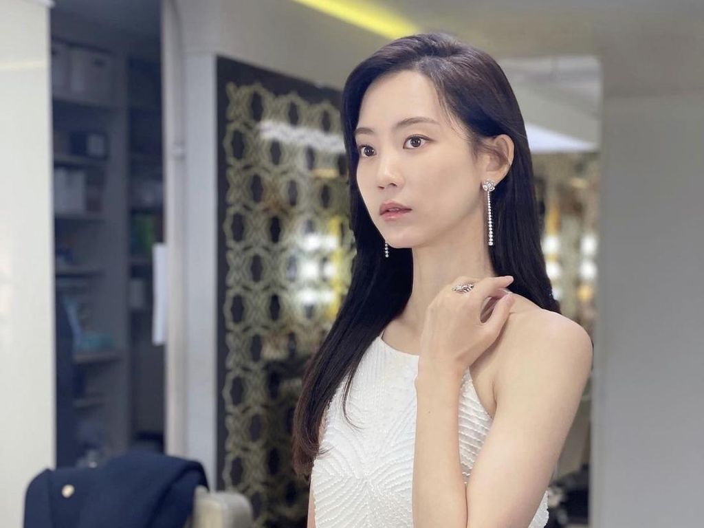 8 Potret Cantik Shin Hyun Bin, Pacar Song Joong Ki di Drakor Terbaru 8 Potret Cantik Shin Hyun Bin, Pacar Song Joong Ki di Drakor Terbaru