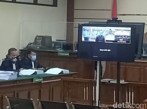 Bupati Probolinggo Nonaktif Puput Tantriana dan Suami Dituntut 8 Tahun Penjara Bupati Probolinggo Nonaktif Puput Tantriana dan Suami Dituntut 8 Tahun Penjara