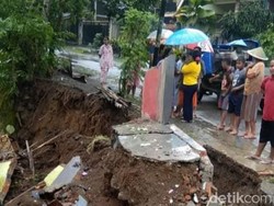 Tanggul di Trenggalek Jebol Imbas Hujan Deras 3 Jam