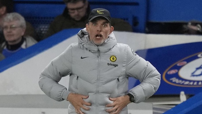 Chelseas head coach Thomas Tuchel reacts as he watches his players from the sidelines during the English Premier League soccer match between Chelsea and Arsenal at Stamford Bridge in London, Wednesday, April 20, 2022. (AP Photo/Frank Augstein)