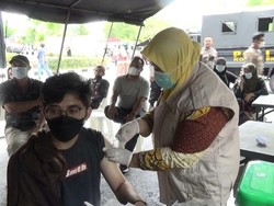 Polda Sumbar Buka Gerai Vaksin hingga Malam Selama 3 Hari