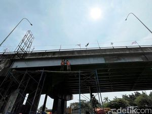 Biar Terang, Jembatan Layang Cileungsi Dicat Ulang