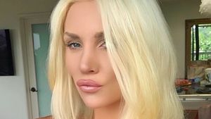 Foto: Model Menikah di Usia 16 dengan Pria 35 Tahun Lebih Tua, Bikin Trauma