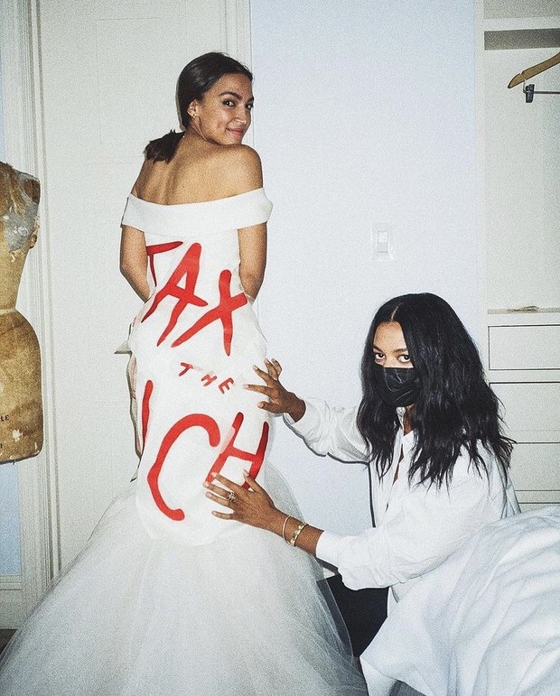 Gaun Paling Kontroversial di Met Gala, Ada yang Sampai Dilarang Tampil