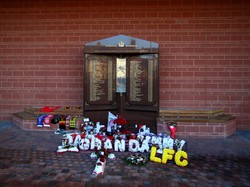 Liverpool Kecam Nyanyian Fans yang Olok-olok Tragedi Hillsborough