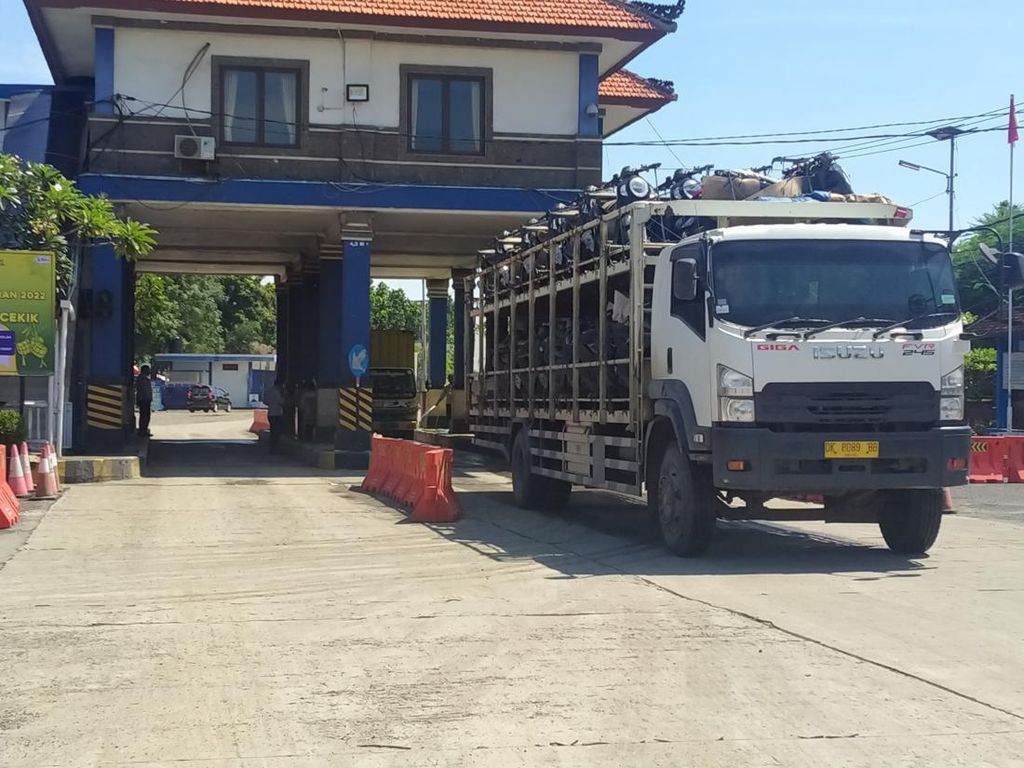 Arus Mudik, Operasional Truk di Jalan Denpasar-Gilimanuk Dibatasi