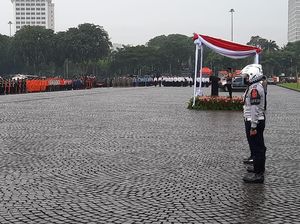 Kapolri Pimpin Apel Pasukan Operasi Ketupat 2022 di Monas Kapolri Pimpin Apel Pasukan Operasi Ketupat 2022 di Monas