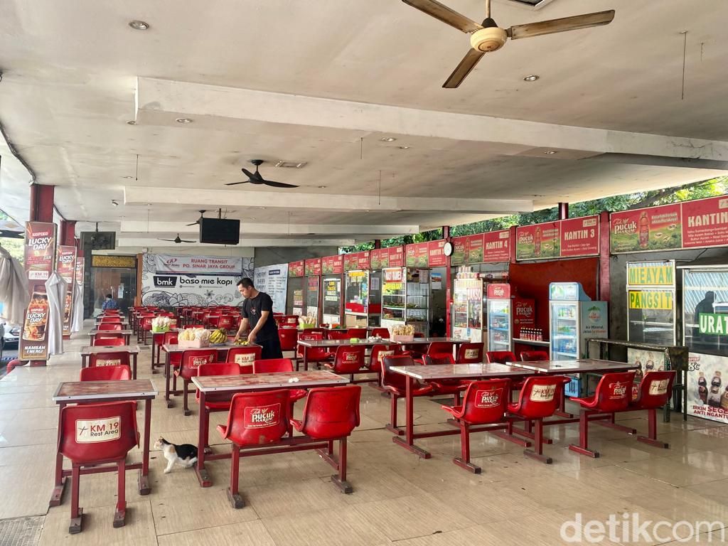Efek Pandemi, Tenant Kuliner di Kantin Rest Area KM 19 Banyak yang Tutup