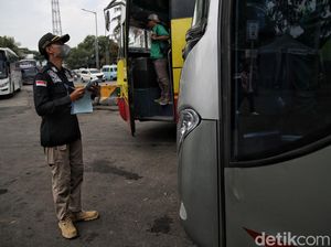 Melihat Pemeriksaan Angkutan Lebaran di Terminal Tanjung Priok