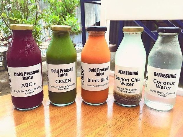 Penggunaan botol kaca untuk mengurangi plastik/instagram.com/lokalokakitchenlab