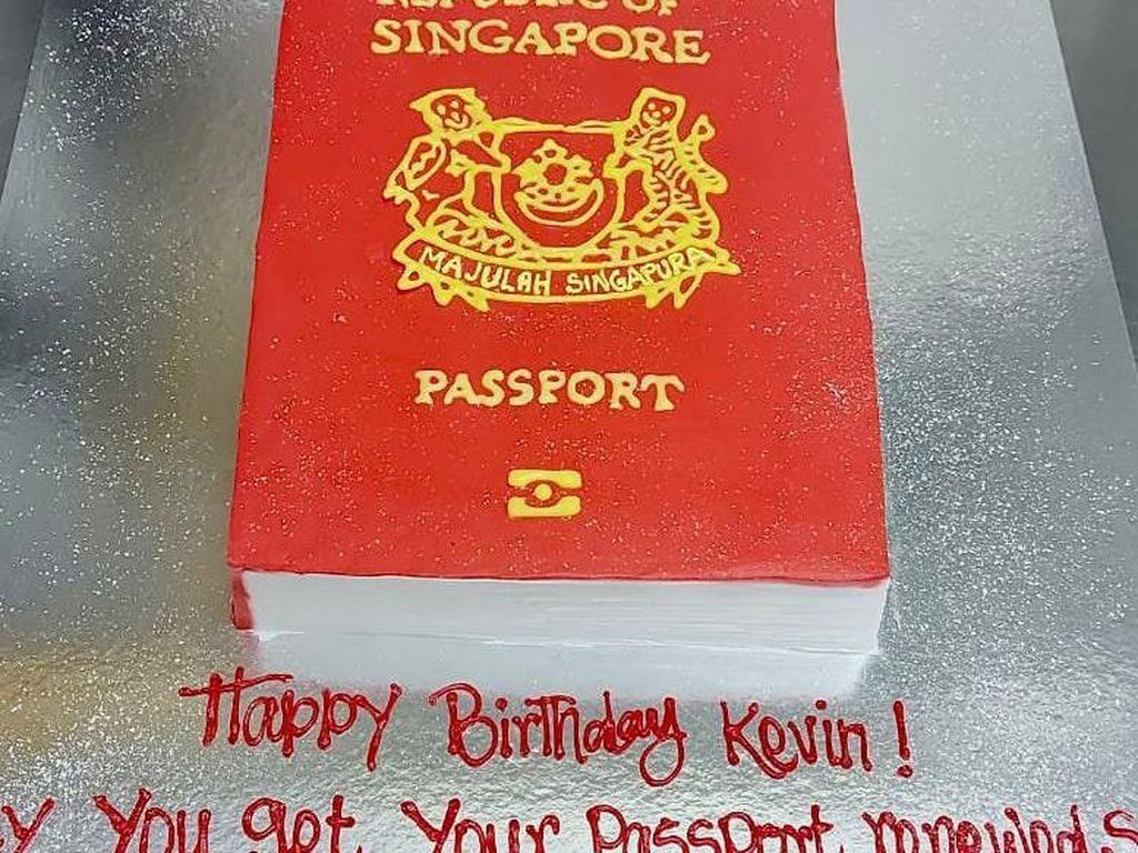 Mirip Aslinya! Bakery Ini Jual Kue Bentuk Paspor Singapura Mirip Aslinya! Bakery Ini Jual Kue Bentuk Paspor Singapura