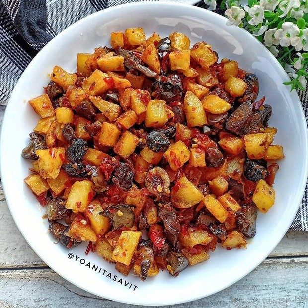 Sambal goreng ati untuk menu masakan saat lebaran