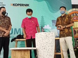 Desa Nyambu Jadi Percontohan Penggunaan Teraso dari Limbah Botol Kaca