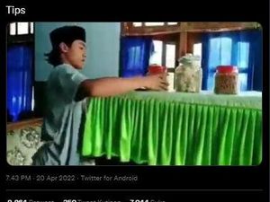 Tips Bapak-bapak Agar Kue Lebaran Tidak Cepat Habis Ini Bikin Netizen Elus Dada! Tips Bapak-bapak Agar Kue Lebaran Tidak Cepat Habis Ini Bikin Netizen Elus Dada!