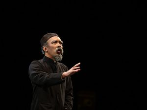 Kisah Hidup Fotografer Bumiputera Pertama Diangkat ke Panggung Teater