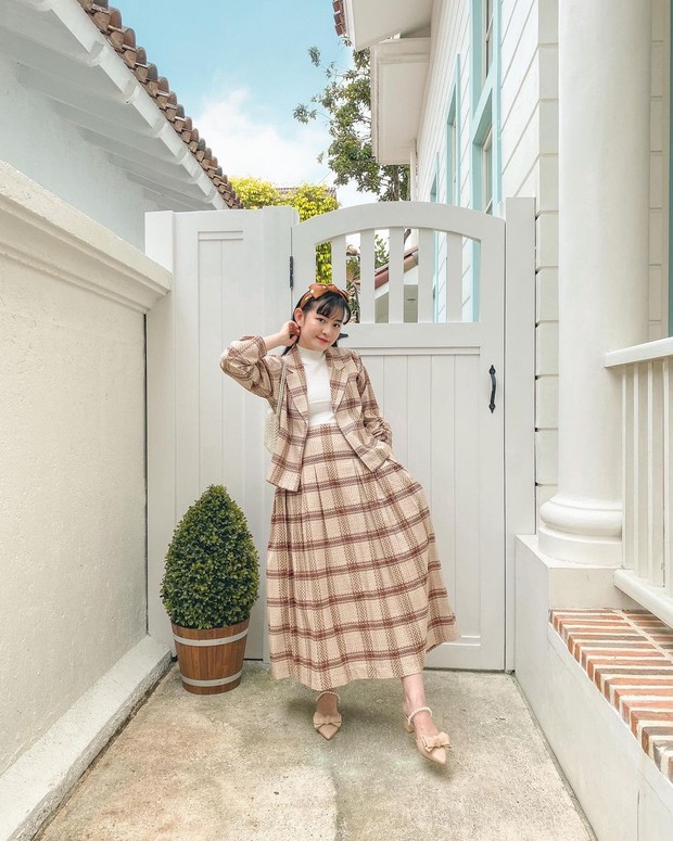 Vanessa Andrea menggunakan one set blazer/Foto: instagram.com/cherrydreamy Vanessa Andrea menggunakan one set blazer/Foto: instagram.com/cherrydreamy