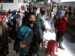 Cerita Cleaning Service di Stasiun Gambir 9 Tahun Tak Bisa Mudik