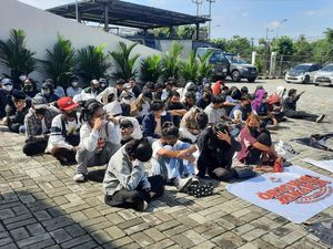 Polisi Amankan 60 Remaja yang Sahur on The Road di Bekasi