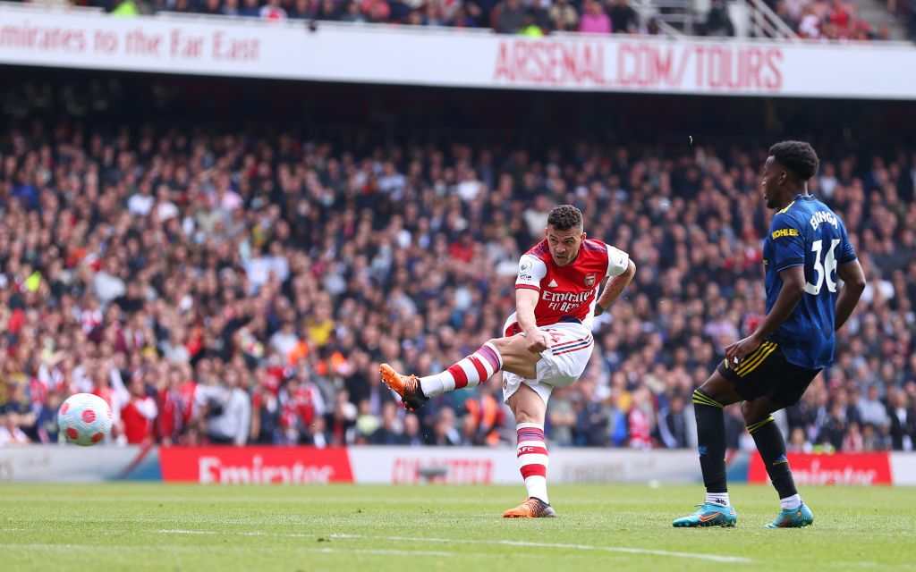 LONDON, ENGLAND - APRIL 23: Bruno Fernandes of Manchester United takes a penalty kick during the Premier League match between Arsenal and Manchester United at Emirates Stadium on April 23, 2022 in London, England. (Photo by Mike Hewitt/Getty Images)