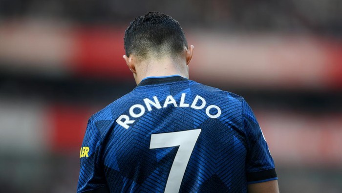 LONDON, ENGLAND - APRIL 23: Cristiano Ronaldo of Manchester United looks on during the Premier League match between Arsenal and Manchester United at Emirates Stadium on April 23, 2022 in London, England. (Photo by Mike Hewitt/Getty Images)