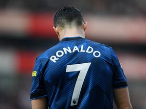 Emosionalnya Ronaldo Rayakan Gol ke-100 di Liga Inggris Emosionalnya Ronaldo Rayakan Gol ke-100 di Liga Inggris