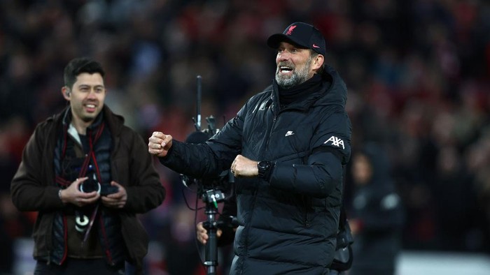 LIVERPOOL, ENGLAND - APRIL 19: Jurgen Klopp, Manager of Liverpool, celebrates their sides win after the final whistle of the Premier League match between Liverpool and Manchester United at Anfield on April 19, 2022 in Liverpool, England. (Photo by Clive Brunskill/Getty Images)