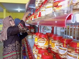Penjual Kue Kacang Beromzet Rp 1 M hingga Ojol Minta Uang Parkir Malah Dibatalkan Penjual Kue Kacang Beromzet Rp 1 M hingga Ojol Minta Uang Parkir Malah Dibatalkan