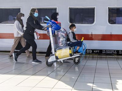 H-9 Lebaran, Suasana Mudik Mulai Terasa di Stasiun Kertapati Palembang