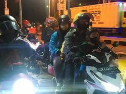 Pemudik dari Bali Berbondong-bondong Menyeberang ke Jawa Via Gilimanuk