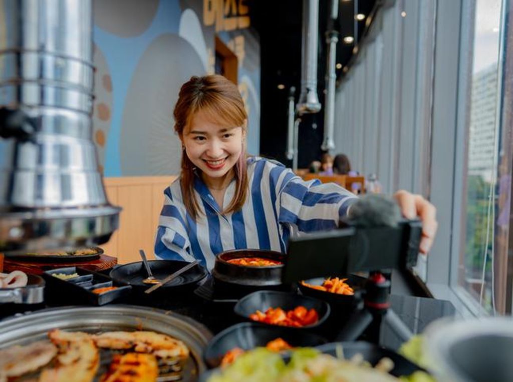 Bikin Melongo! Segini Pendapatan Food Influencer Korea Sekali Endorse