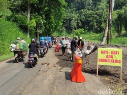 Perbaikan Akses-Pujon Kediri Terus Dikebut Jelang Lebaran