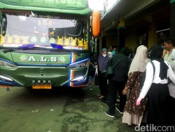 H-9 Lebaran,  Pool Bus di Medan Mulai Dipadati Pemudik