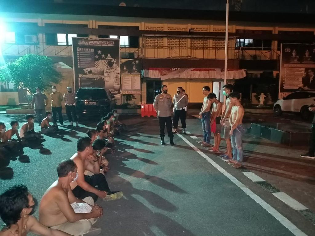 15 Preman di Medan Ditahan Usai Diciduk Saat Razia, Ini Kasusnya 15 Preman di Medan Ditahan Usai Diciduk Saat Razia, Ini Kasusnya