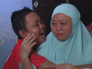 Perjuangan Anak Tukang Sampah Sembuh dari Kanker Otak Bikin Sedih, Mari Bantu