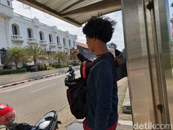 Sulit Dapat Kerja, Sarjana Ini Pilih Jadi Inang-inang di Kota Tua
