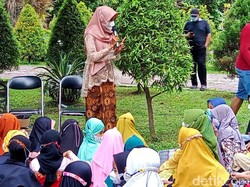 Sambil Ngabuburit, Siswi Banyuwangi Belajar Seputar Bahaya Kanker Serviks