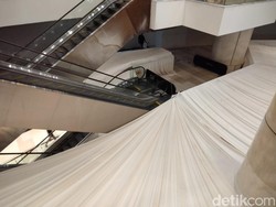 Sisa Kebakaran TP 5 Masih Beraroma Sangit, Warga Tetap Antusias Belanja