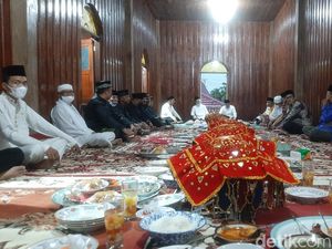 Makan Bajambau, Tradisi Sambut Tamu Leluhur Orang Kampar Makan Bajambau, Tradisi Sambut Tamu Leluhur Orang Kampar