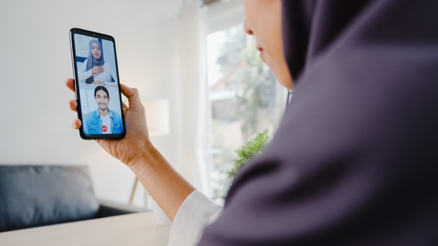 Video call dengan keluarga/Foto: Freepik.com/tirachardz Video call dengan keluarga/Foto: Freepik.com/tirachardz