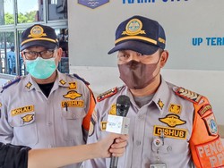 Petugas Temukan Pemudik Ogah Tunjukkan Bukti Vaksin Booster di Kampung Rambutan