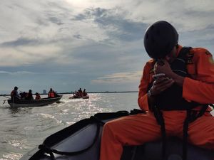 Ini Nama 5 Pemancing yang Ngabuburit hingga Terapung-apung di Tengah Laut Ini Nama 5 Pemancing yang Ngabuburit hingga Terapung-apung di Tengah Laut