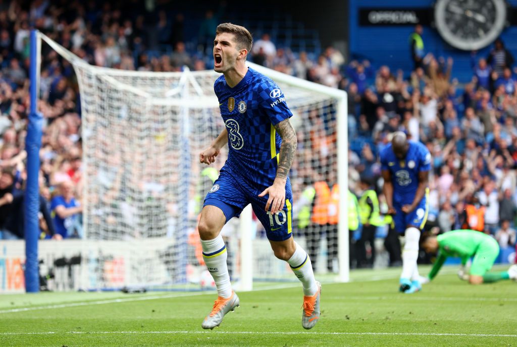 LONDON, ENGLAND - APRIL 24: Christian Pulisic of Chelsea celebrates after scoring their team's first goal during the Premier League match between Chelsea and West Ham United at Stamford Bridge on April 24, 2022 in London, England. (Photo by Clive Rose/Getty Images)