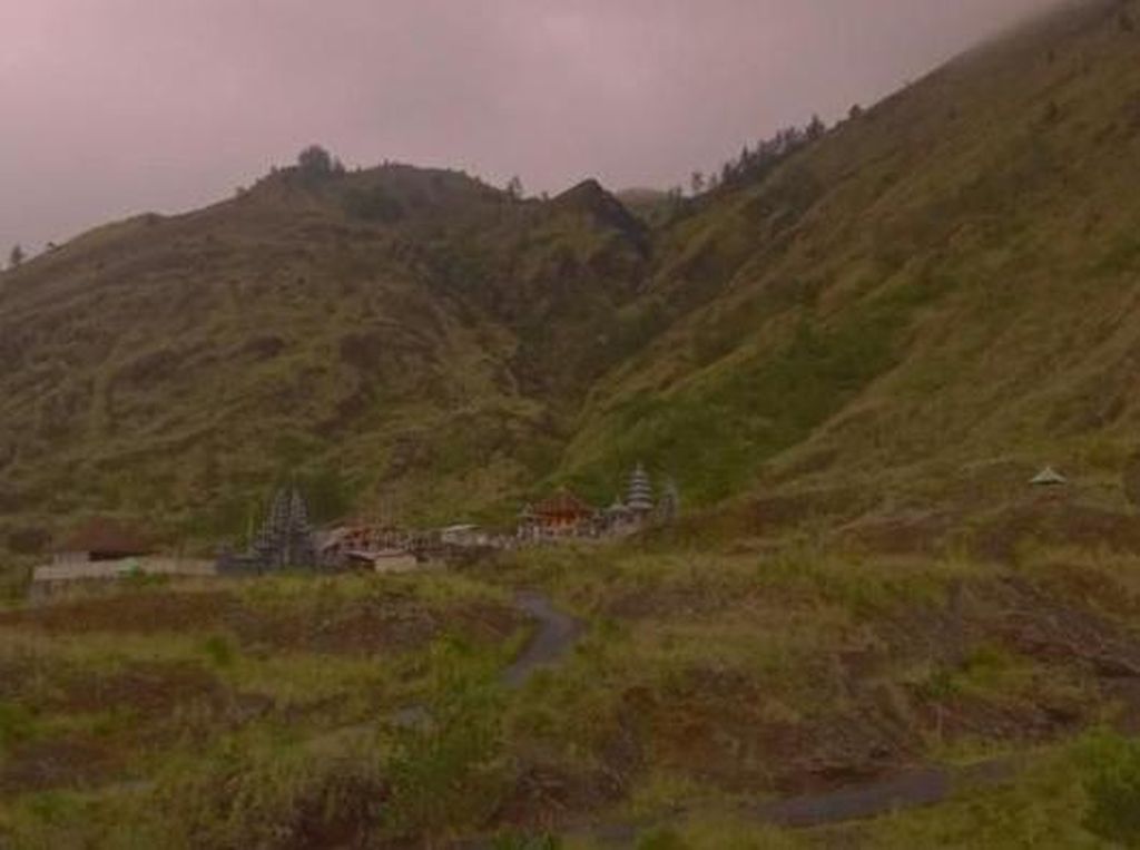 Cari Lokasi Shooting Bule Telanjang, Polisi Naik ke Puncak Batur