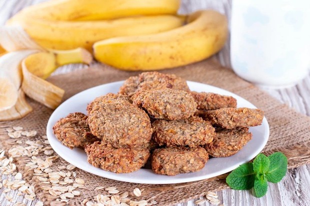 Ilustrasi banana cookies/ Foto: Freepik.com/qwartm Ilustrasi banana cookies/ Foto: Freepik.com/qwartm