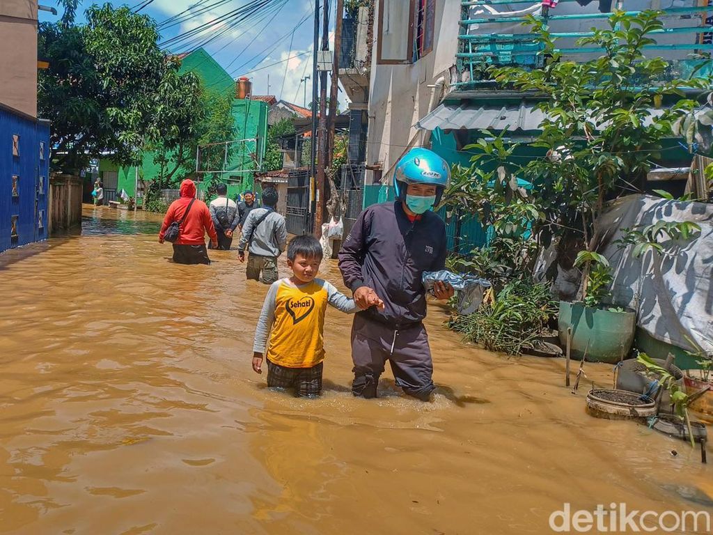 Jelang Lebaran, Desa Daeyuh Kolot Bandung Kebanjiran