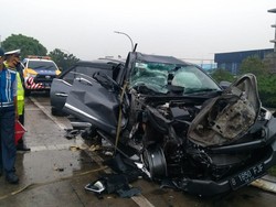 4 Fakta Fortuner Rusak Parah di Tol Berujung 3 Orang Terluka