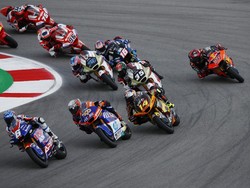 Ngeri! 9 Pebalap Crash di Turn 2 Moto2 Portugal 2022